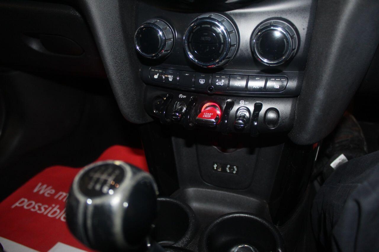 Mini Hatch view 39