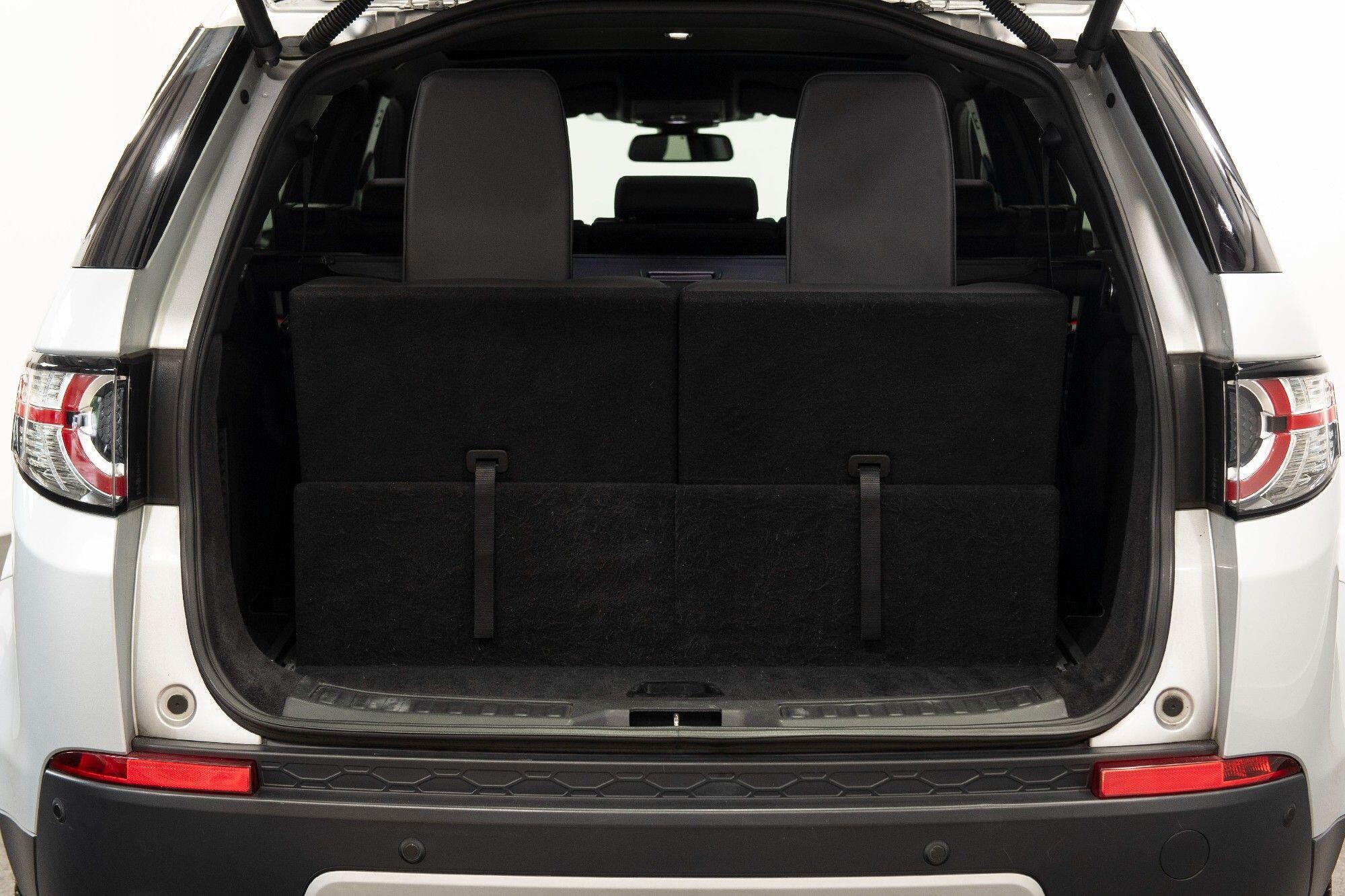Land Rover Discovery Sport view 40