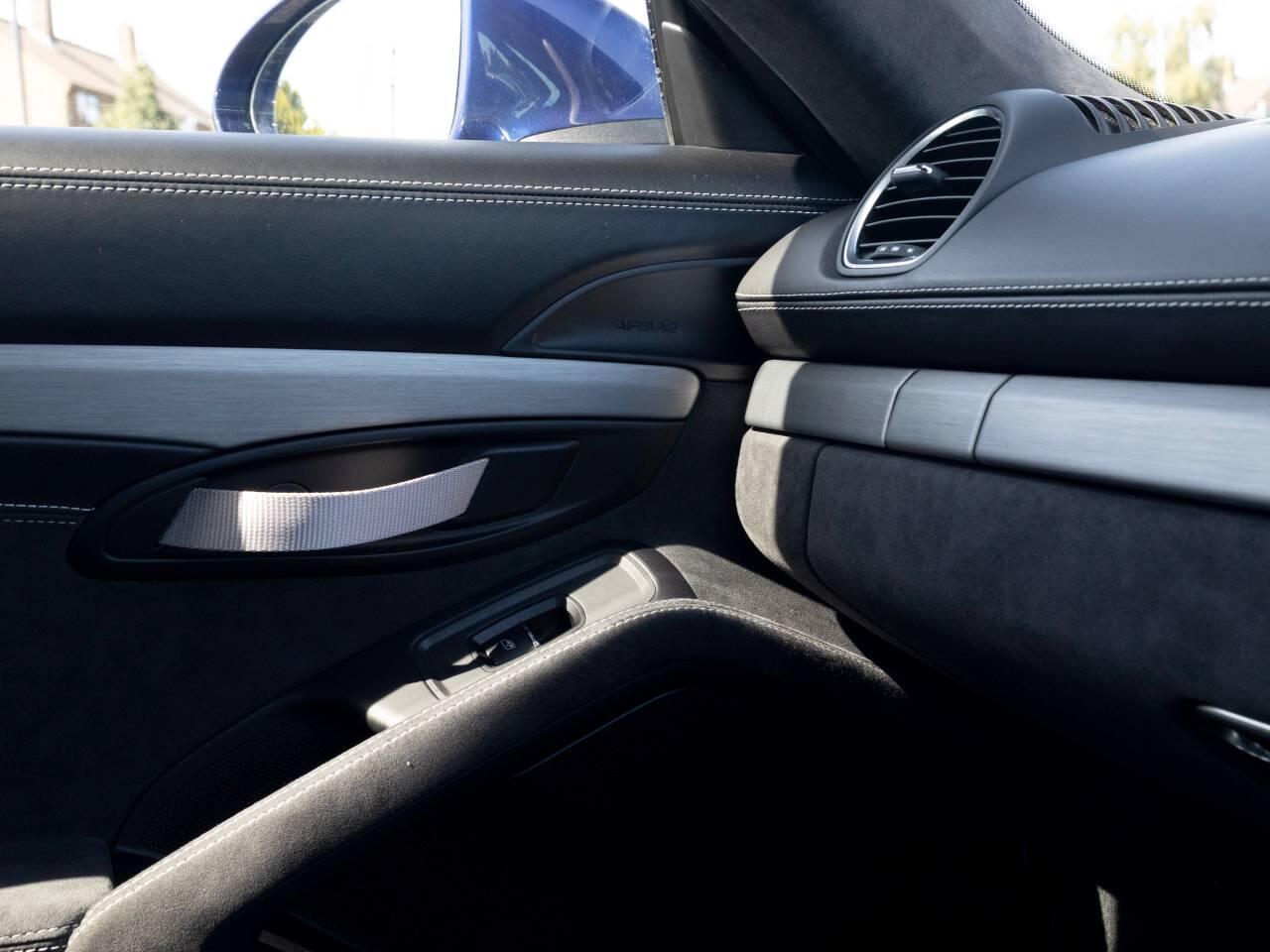 Porsche Cayman view 73