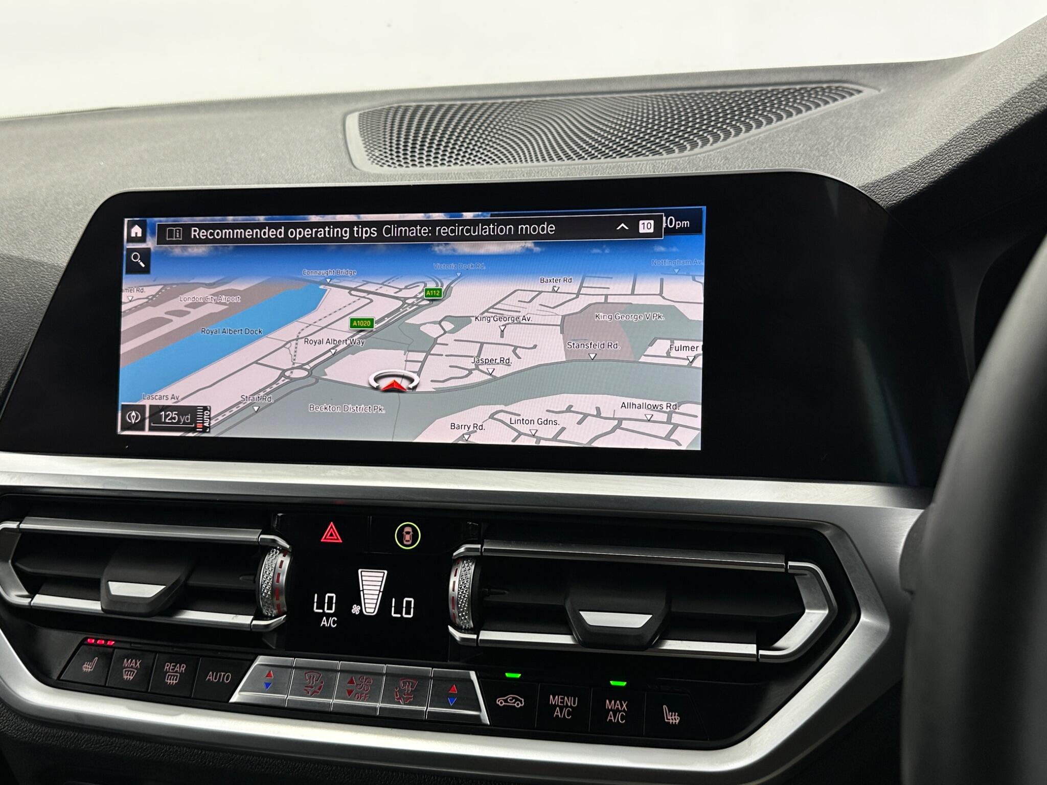 BMW 3 Series view 22