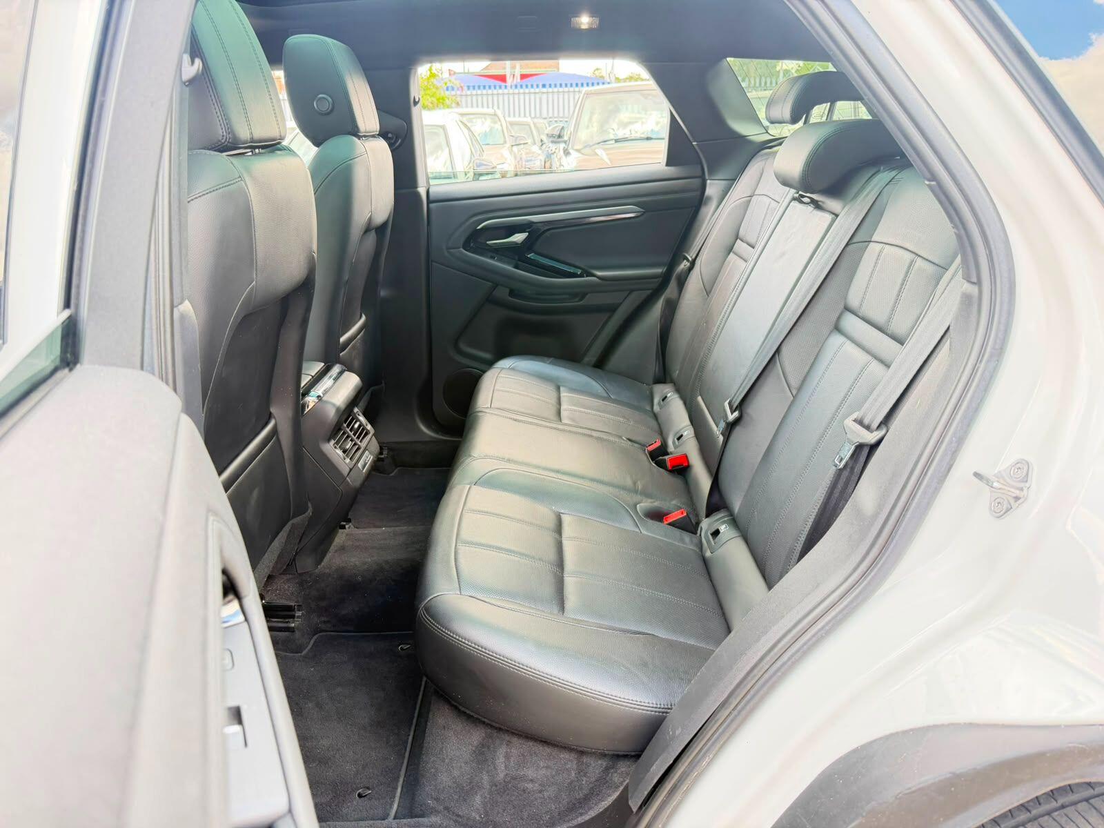 Land Rover Range Rover Evoque view 18