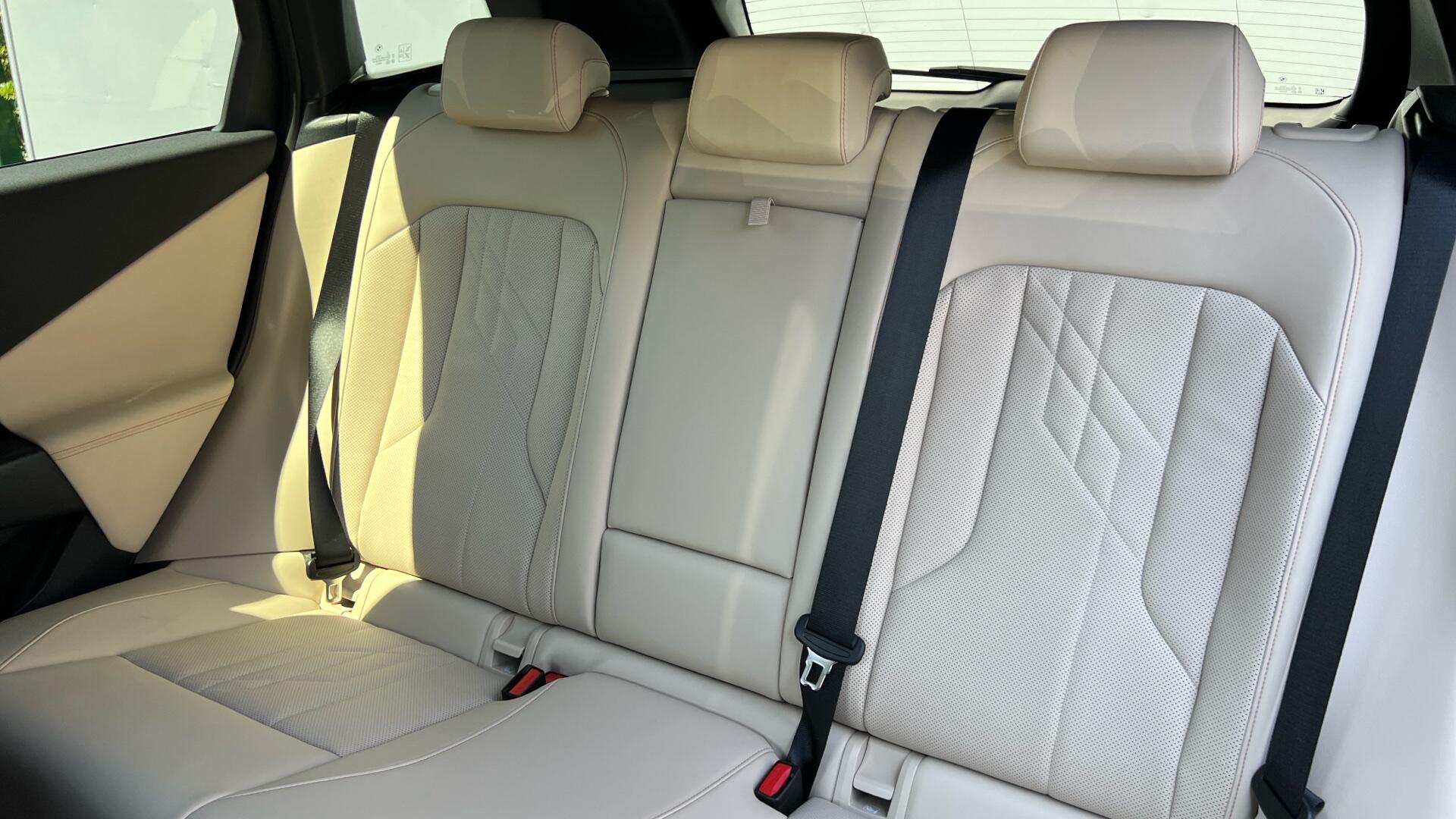 BMW X3 view 12