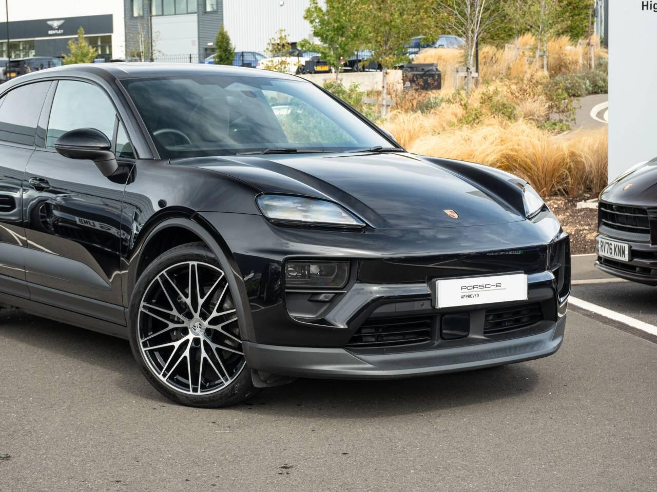 Porsche Macan view 14