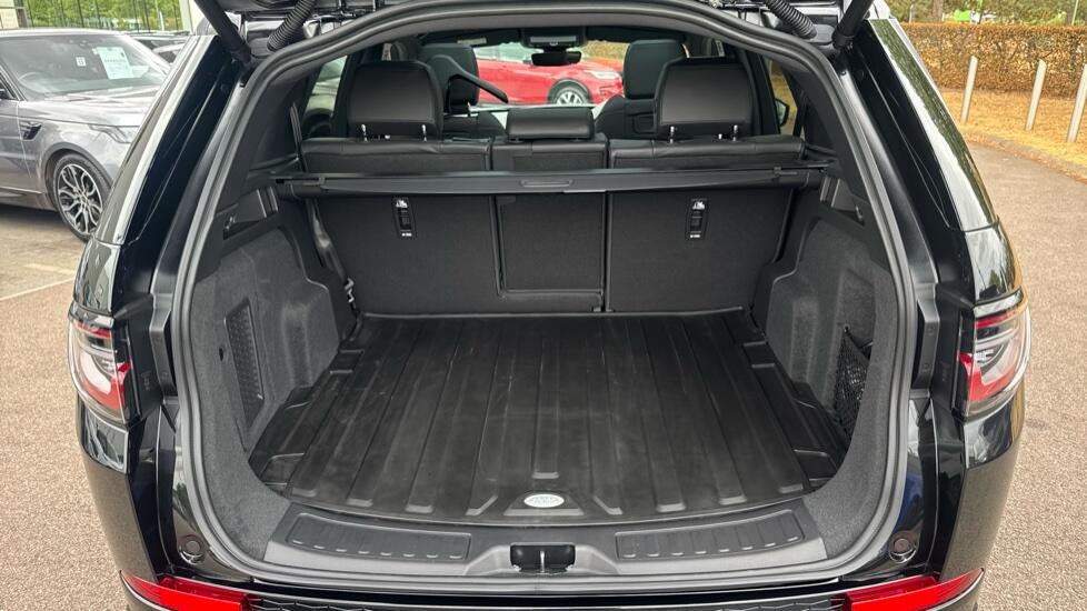 Land Rover Discovery Sport view 10