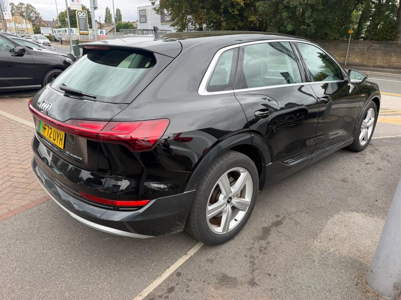 Audi E-Tron view 9