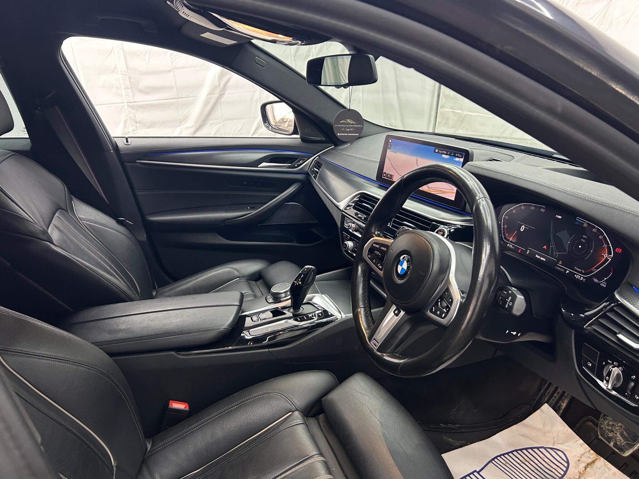 BMW 5 Series view 20