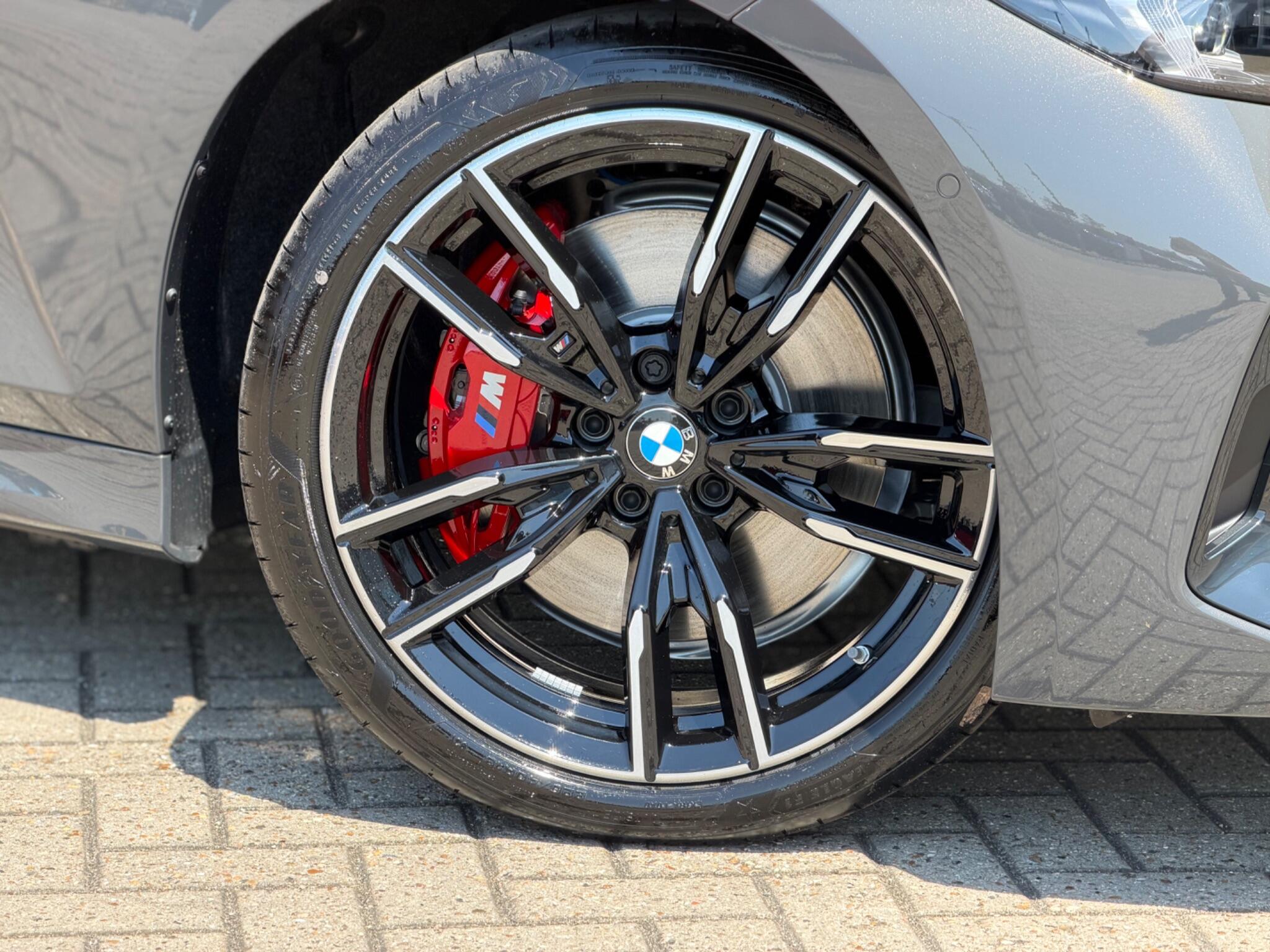 BMW 3 Series view 19