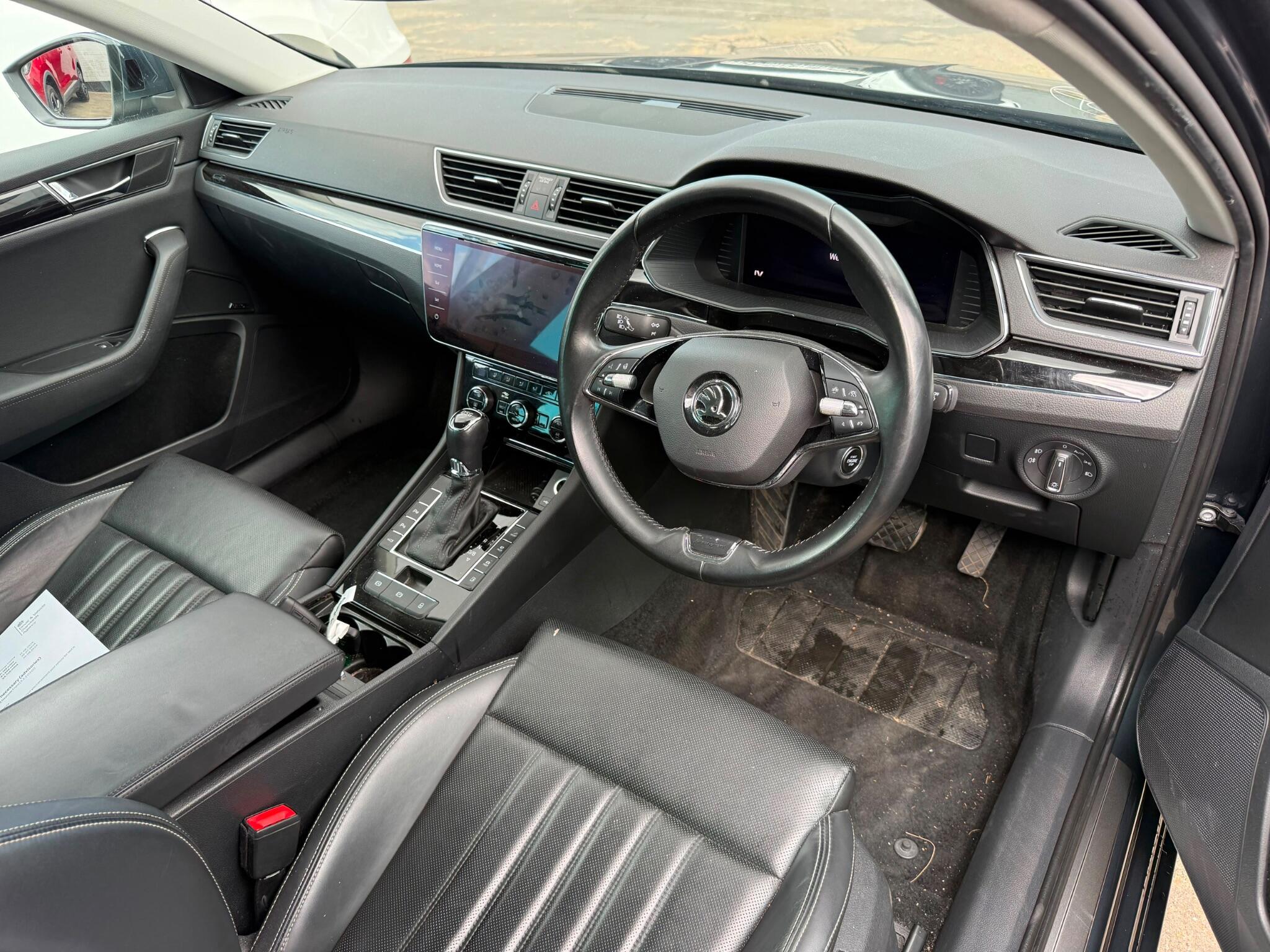 Skoda Superb view 3