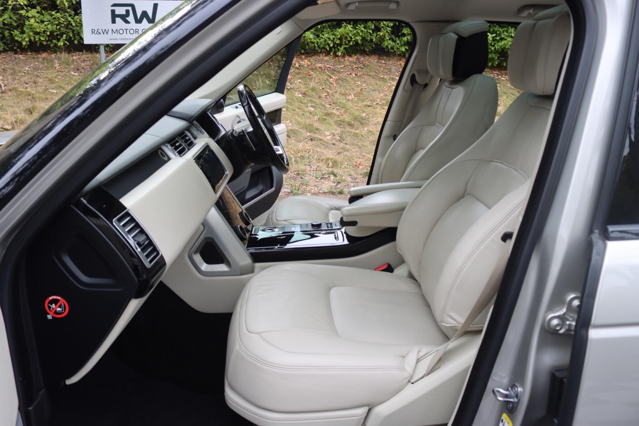 Land Rover Range Rover view 4