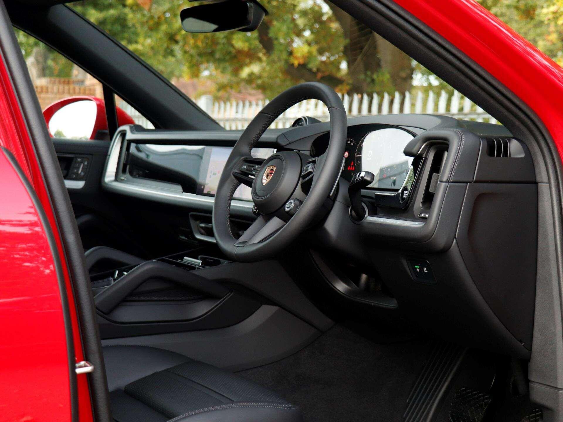 Porsche Cayenne view 11
