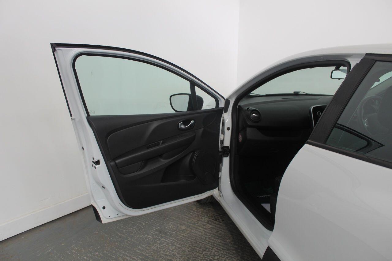 Renault Clio view 27