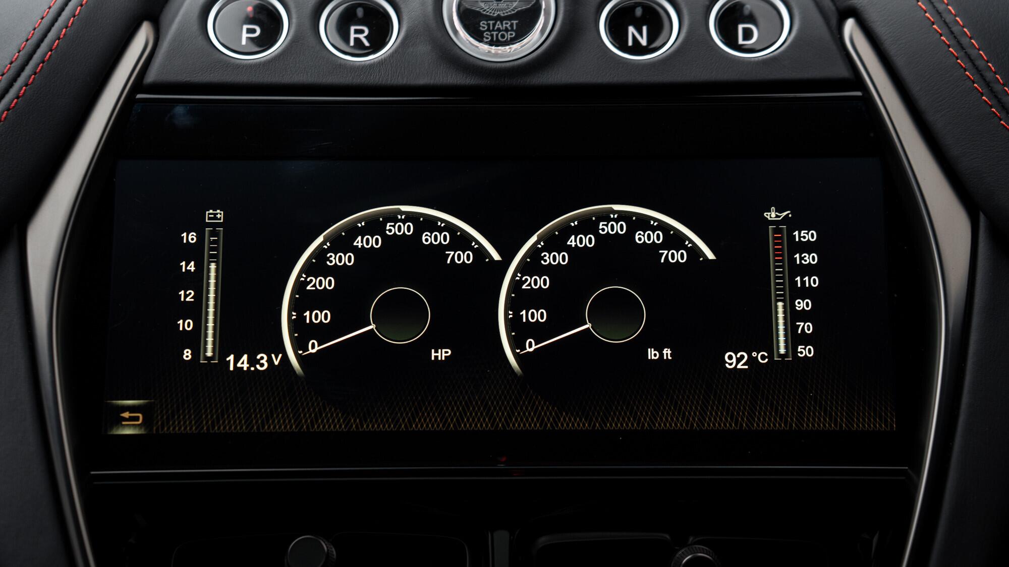 Aston Martin DBX view 31