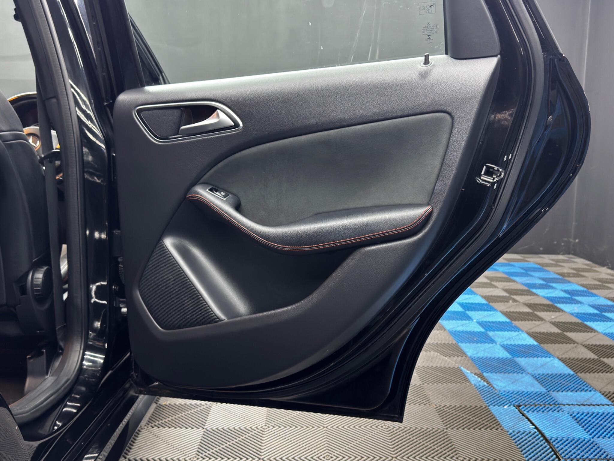 Mercedes-Benz B-Class view 39