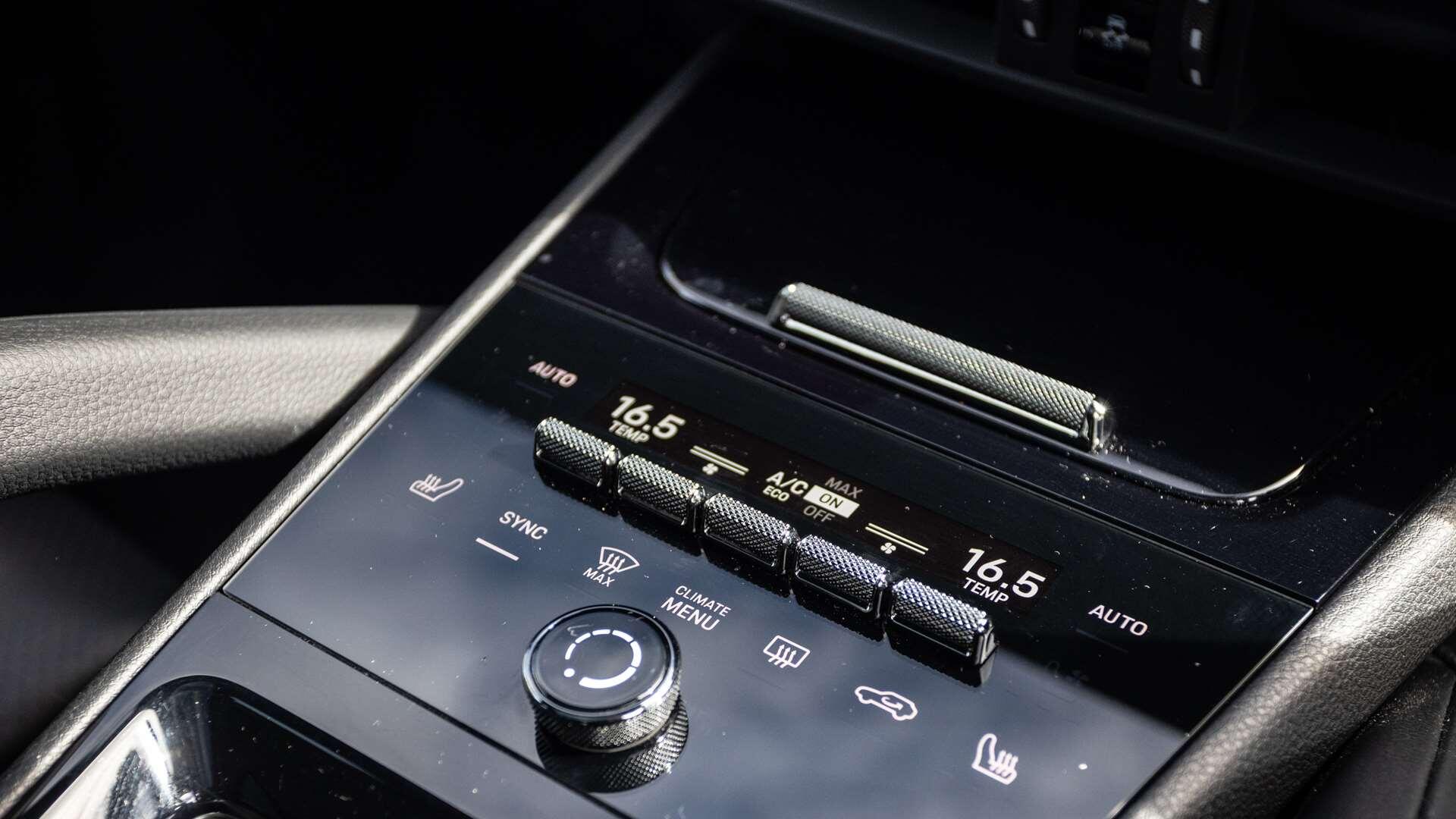 Porsche Cayenne view 25