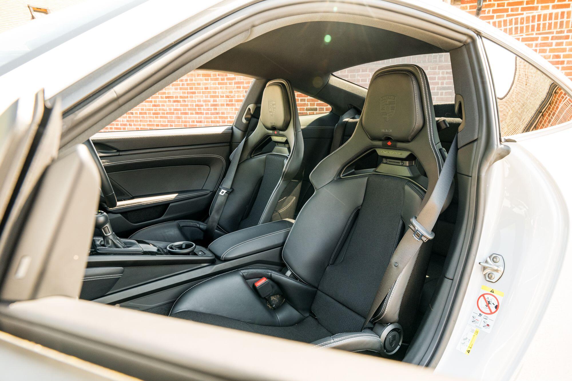 Porsche 911 view 35