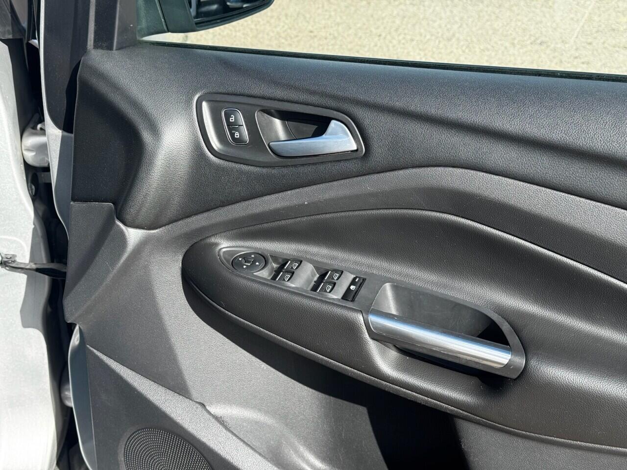 Ford Kuga view 31