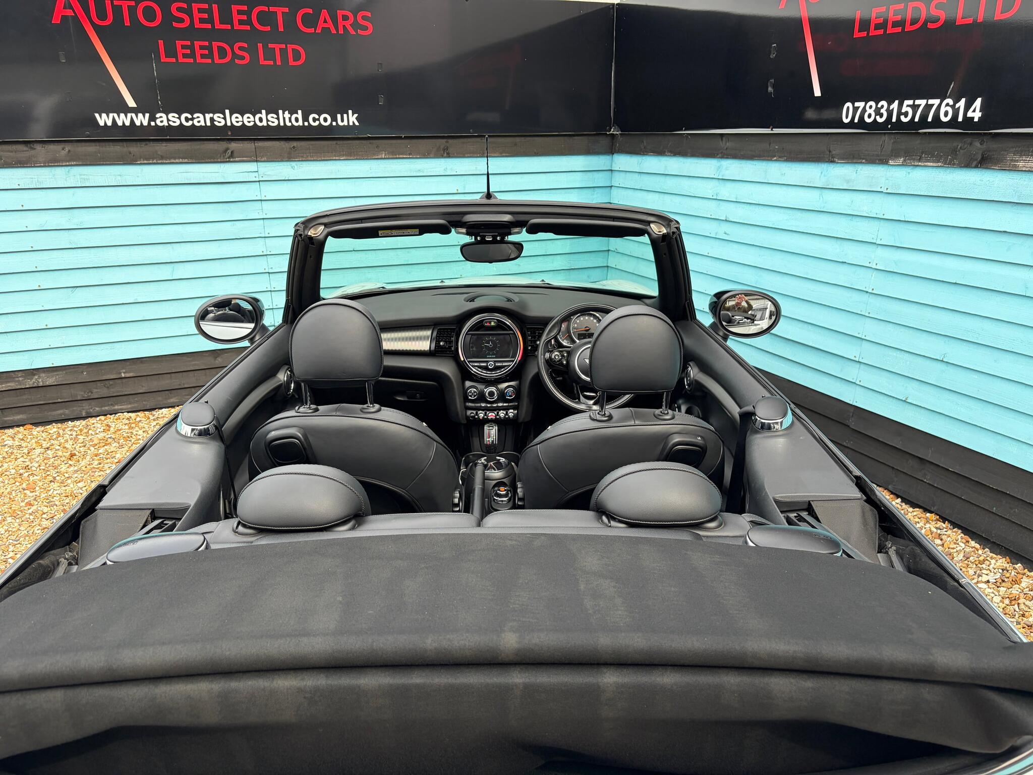Mini Convertible view 14