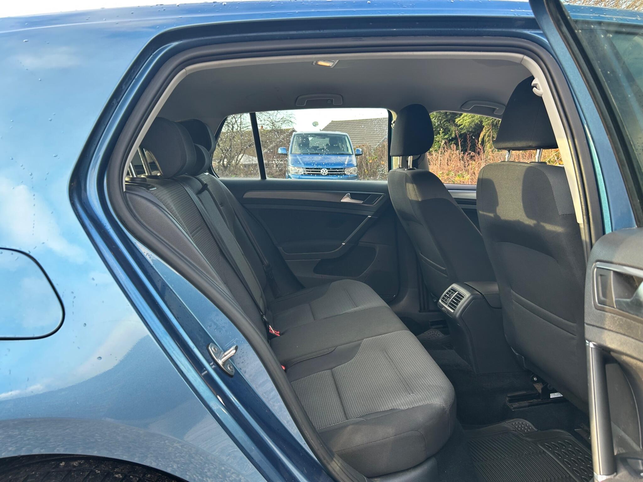 Volkswagen Golf view 28