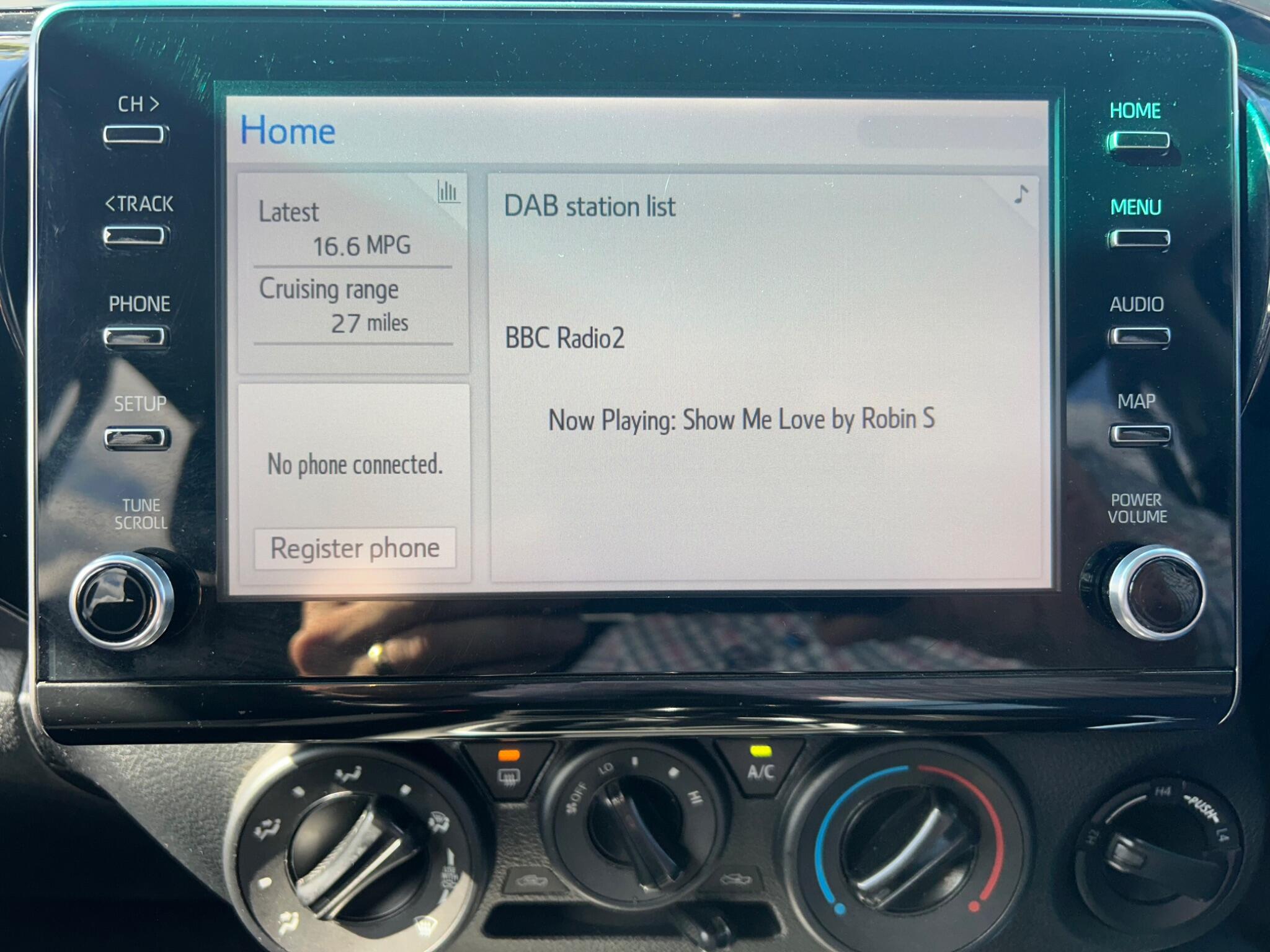 Toyota Hilux view 24