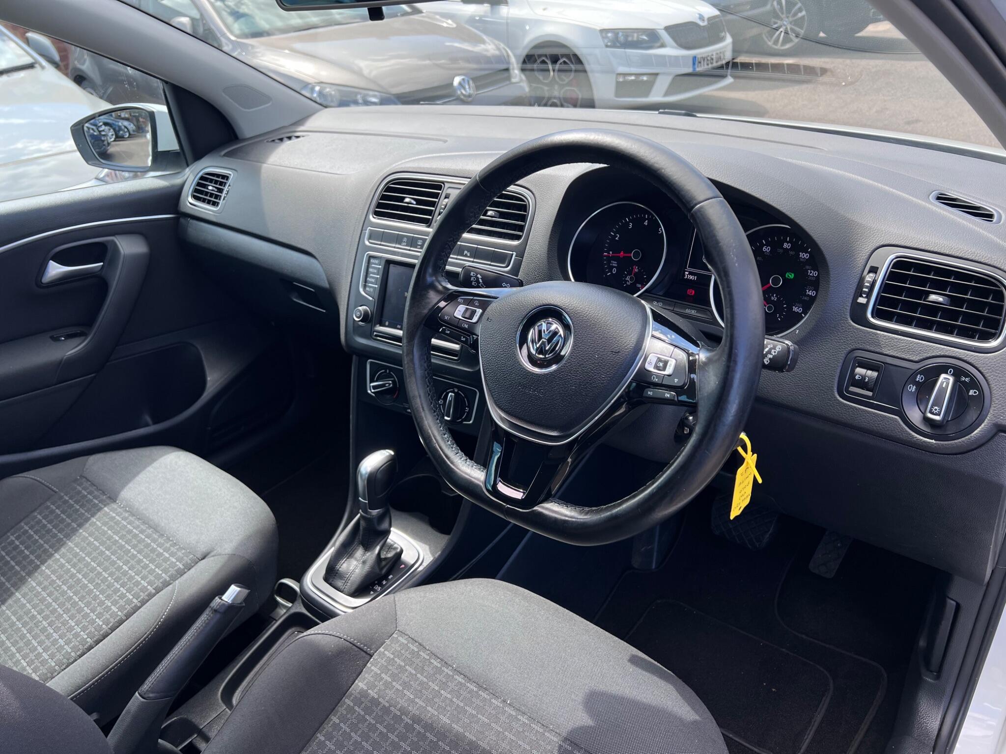Volkswagen Polo view 19