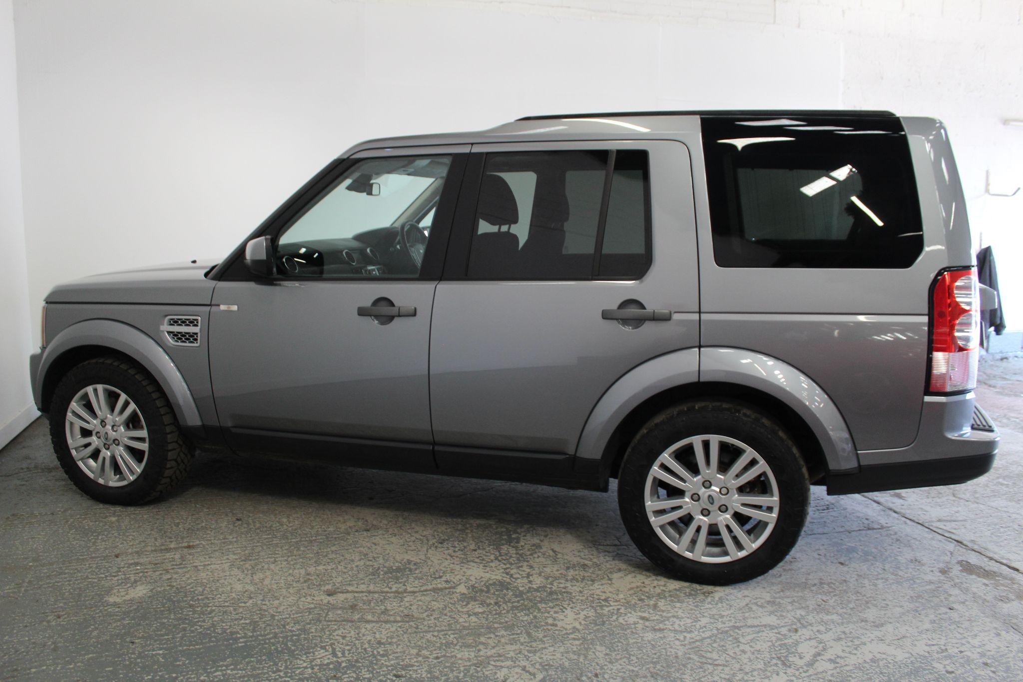 Land Rover Discovery view 10