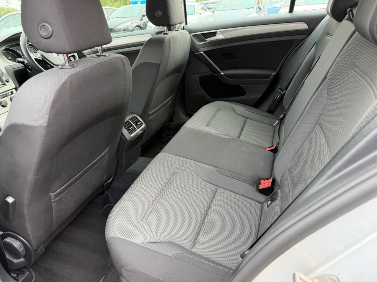 Volkswagen Golf view 25