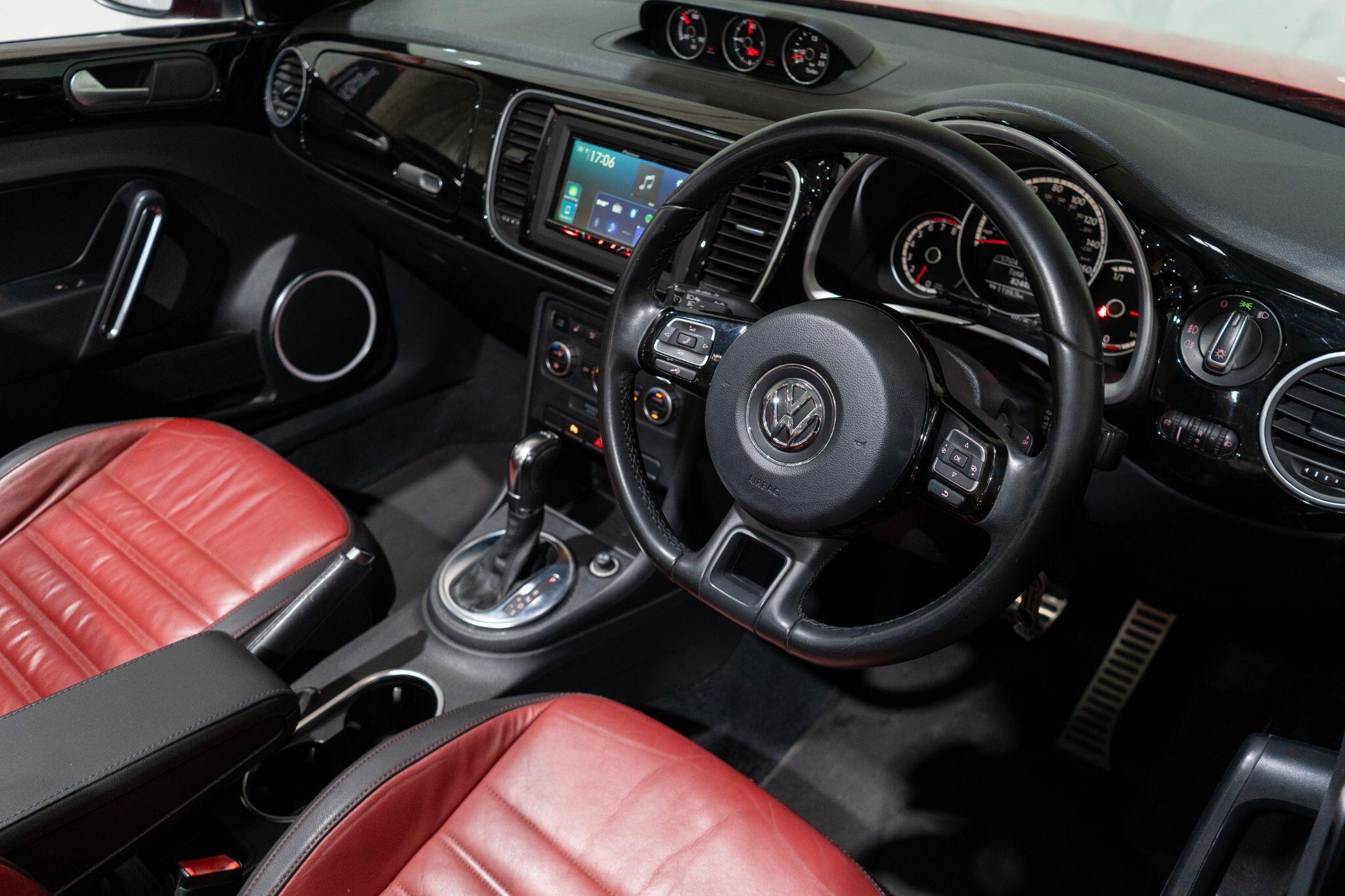 Volkswagen Beetle view 34