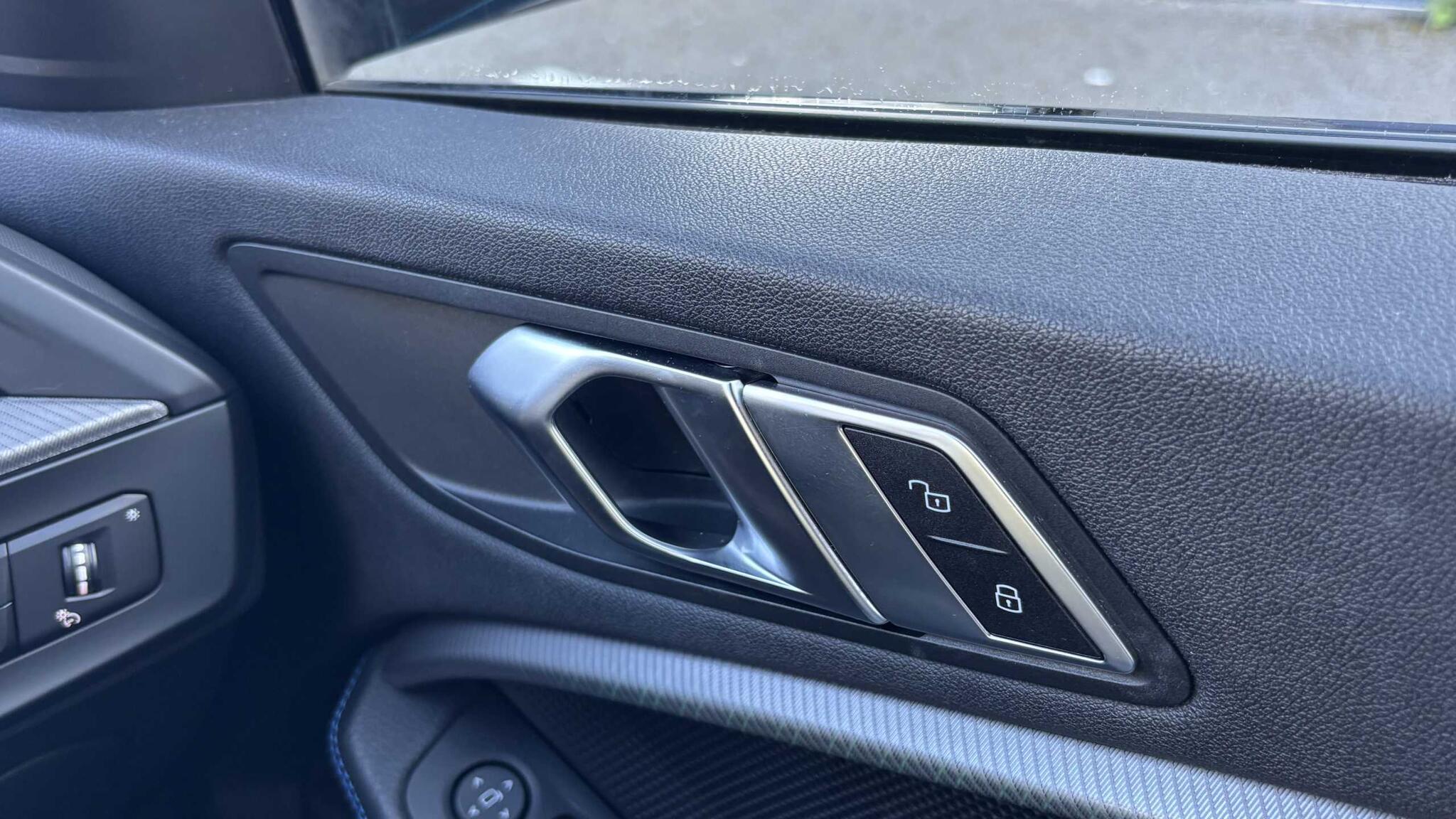 BMW 2 Series view 30