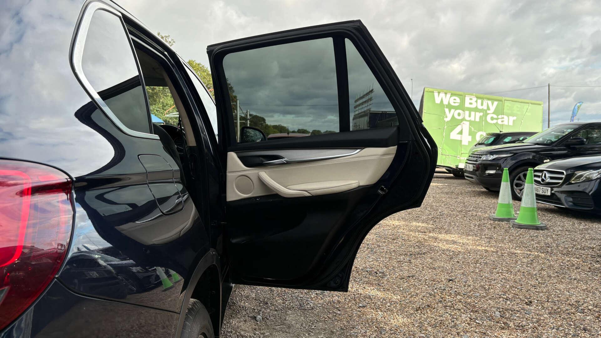 BMW X5 view 50