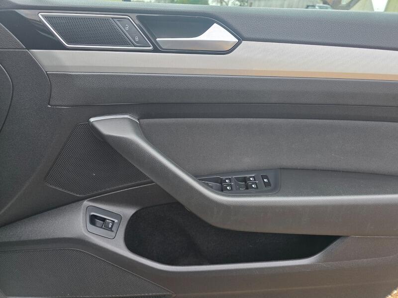 2015 Volkswagen Passat image 15
