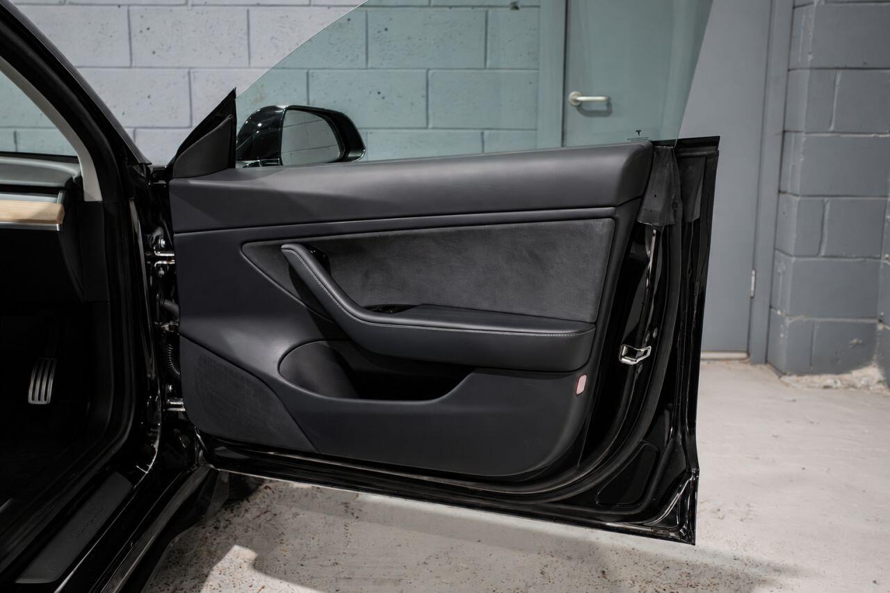 Tesla Model 3 view 9