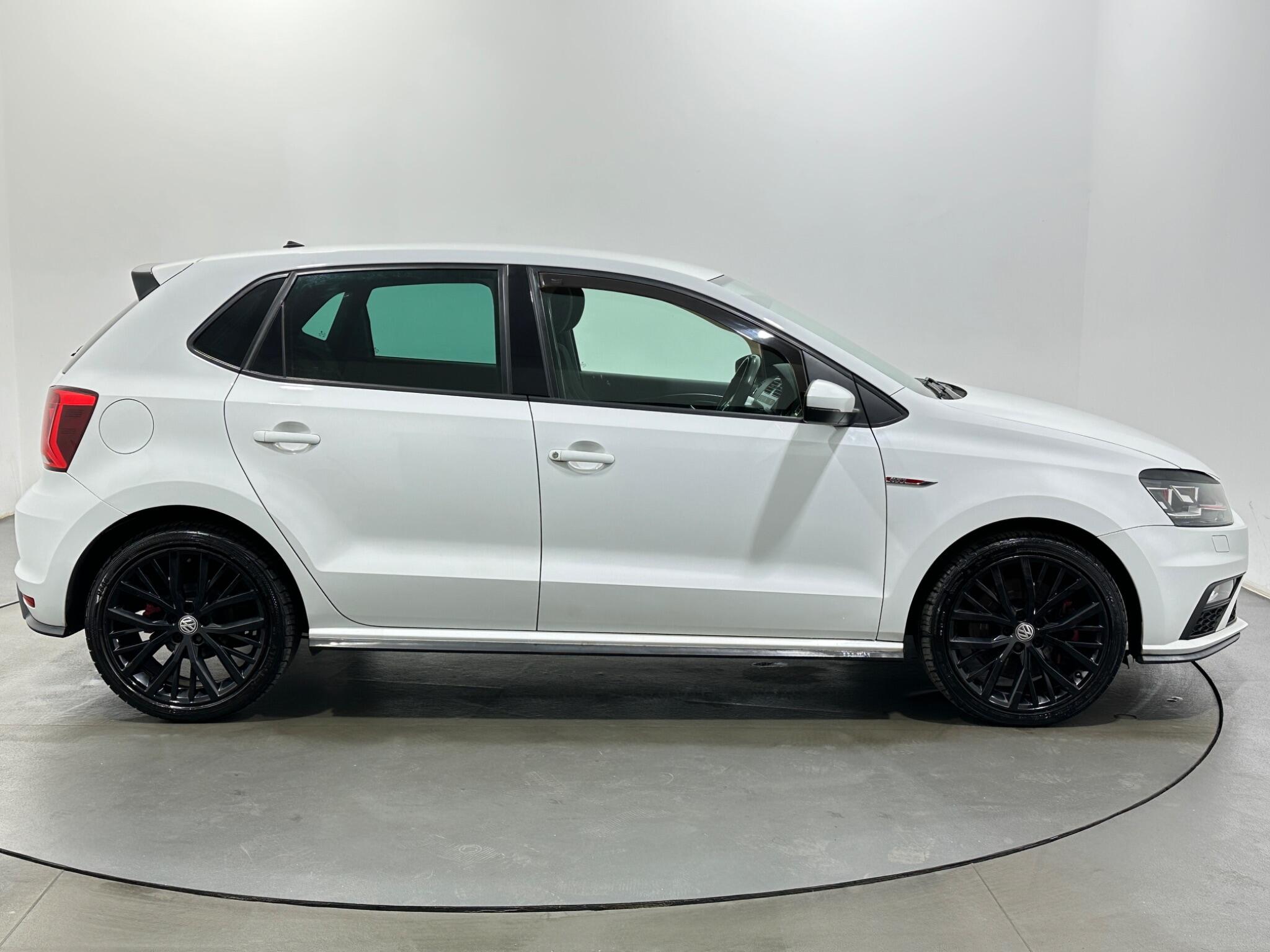 Volkswagen Polo view 9
