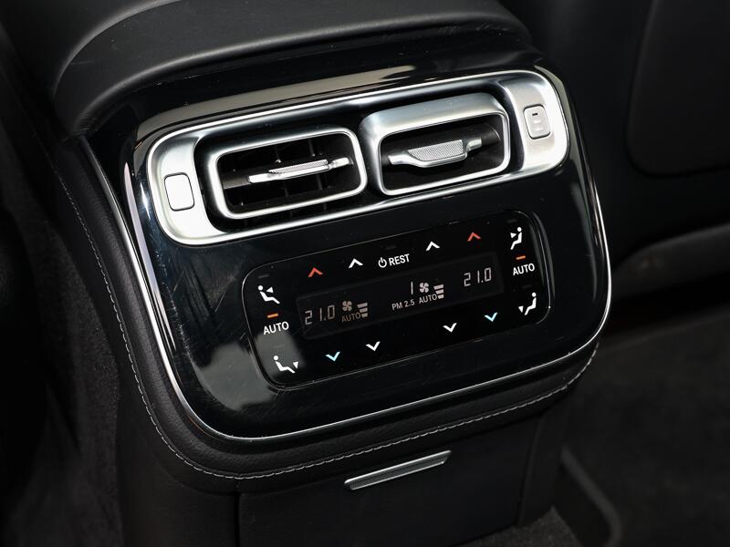 Mercedes-Benz S-Class view 11