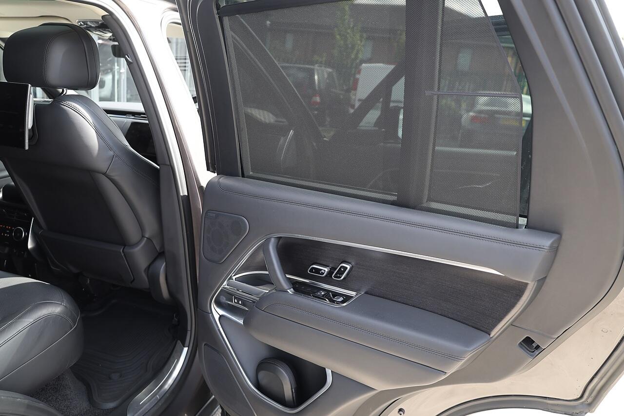 Land Rover Range Rover view 21