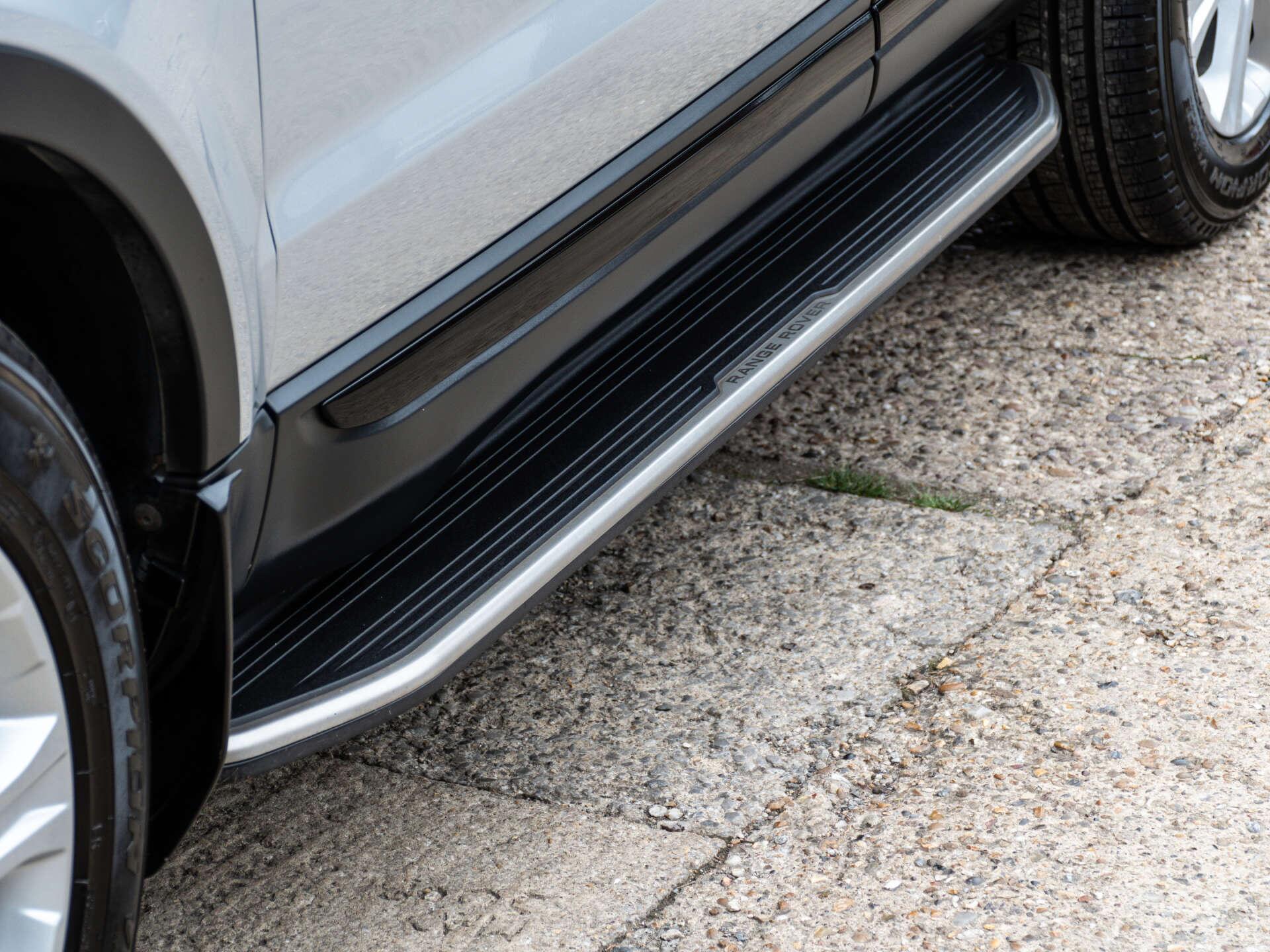 Land Rover Range Rover Evoque view 13