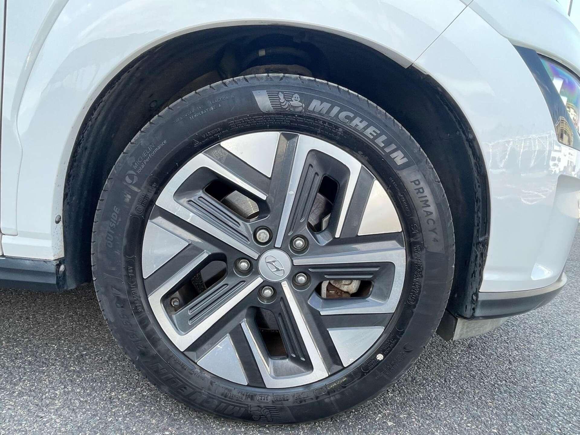 Hyundai Kona view 35