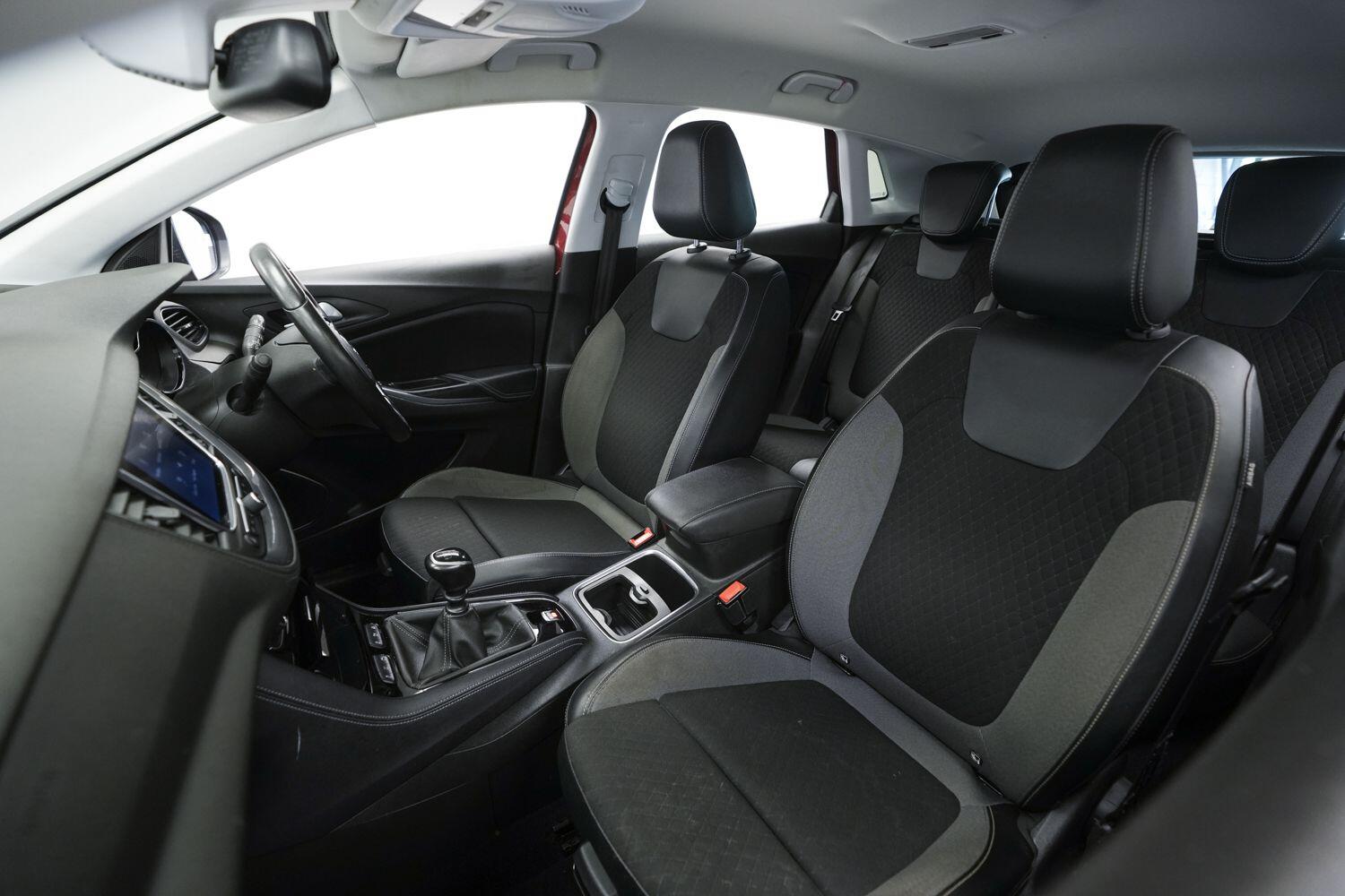 Vauxhall Grandland X view 22