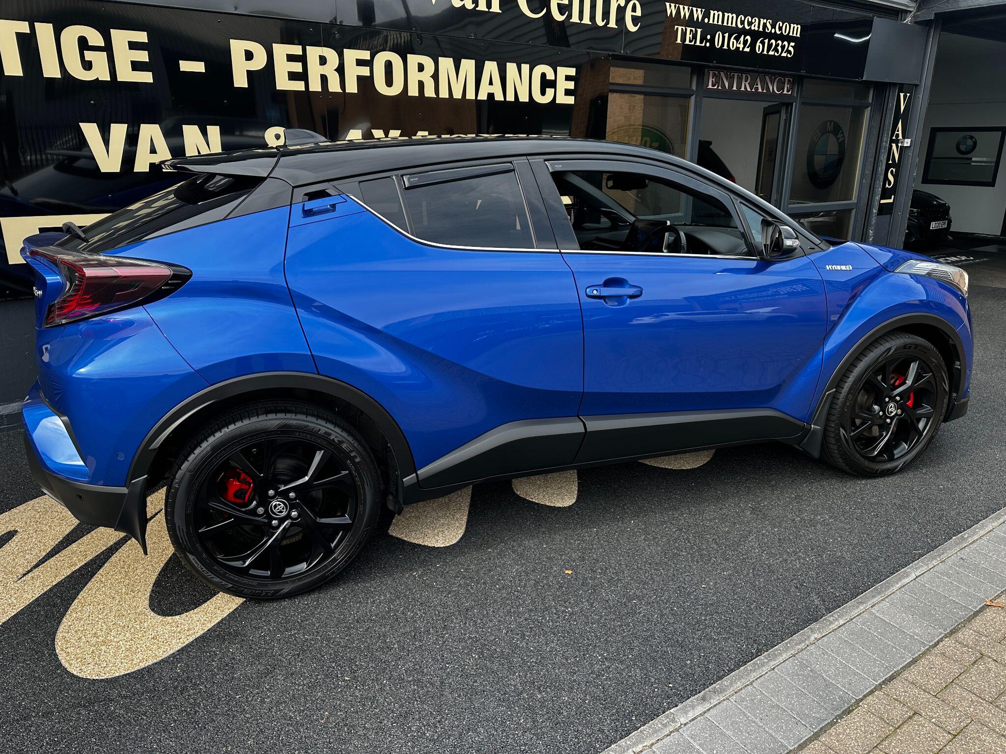 Toyota C-HR view 3