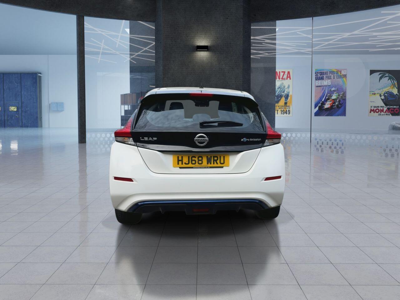 Nissan Leaf view 7