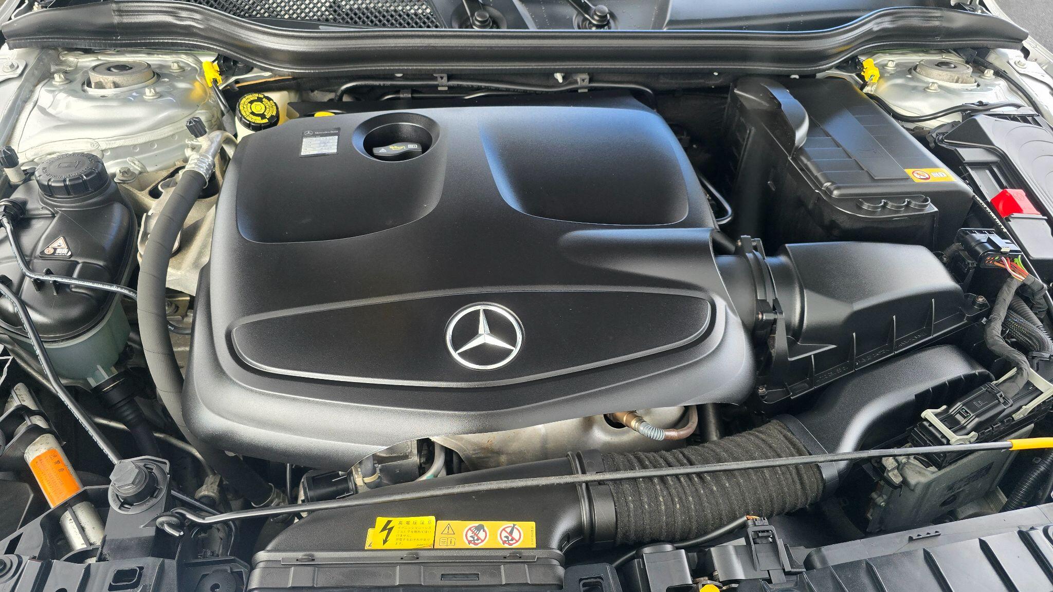 Mercedes-Benz GLA view 22