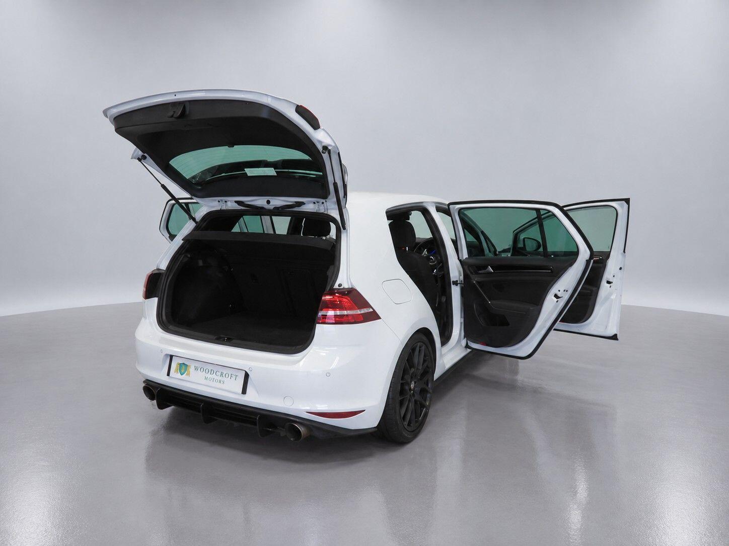 Volkswagen Golf view 20