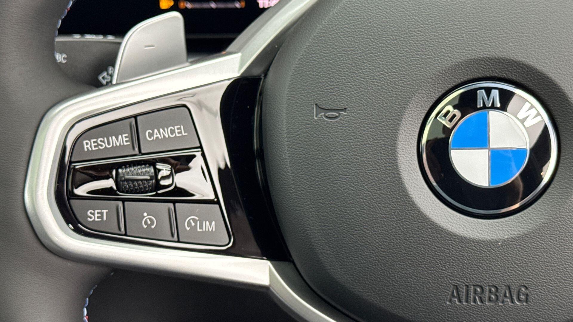 BMW 3 Series view 17