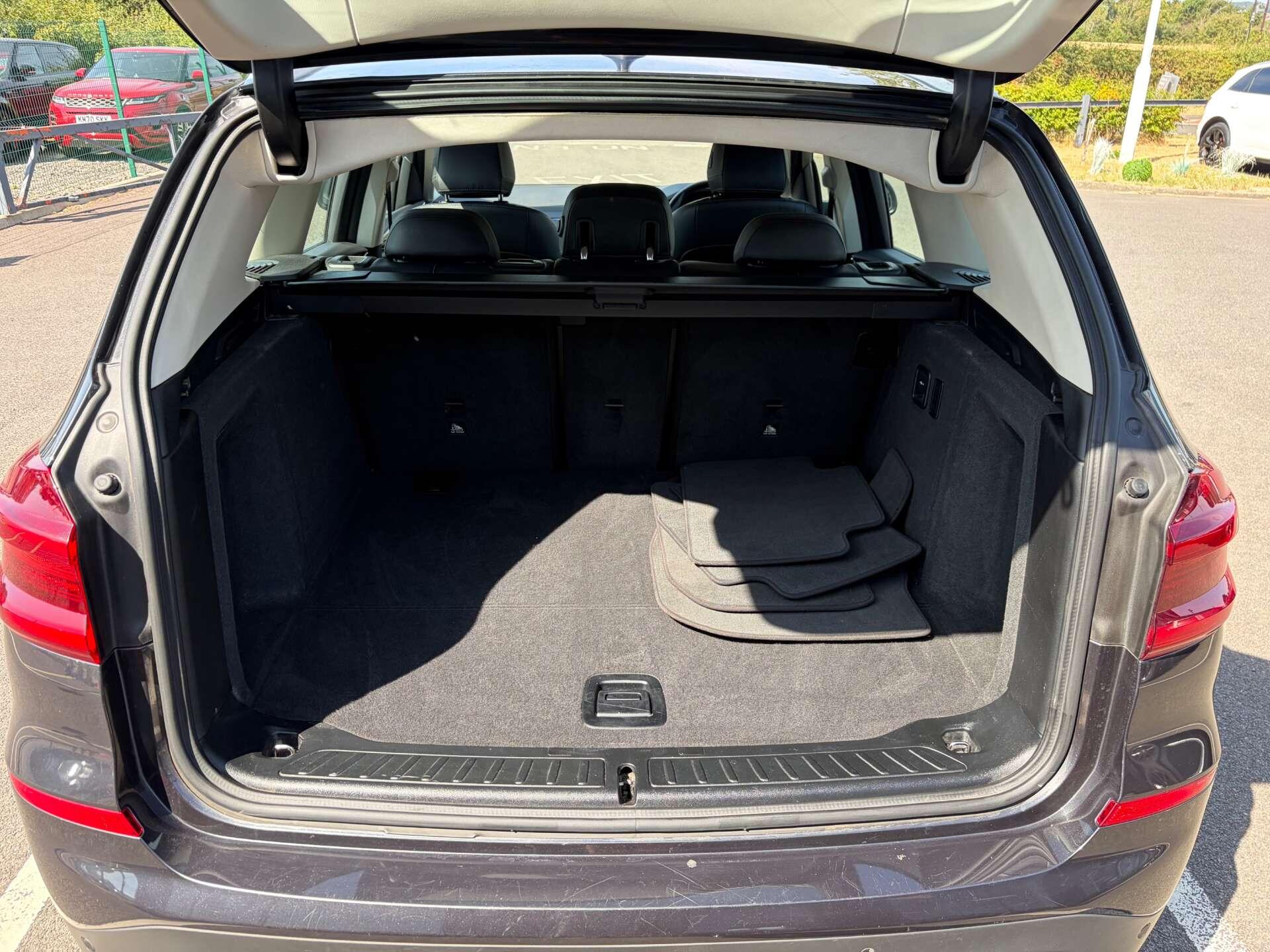 BMW X3 view 25