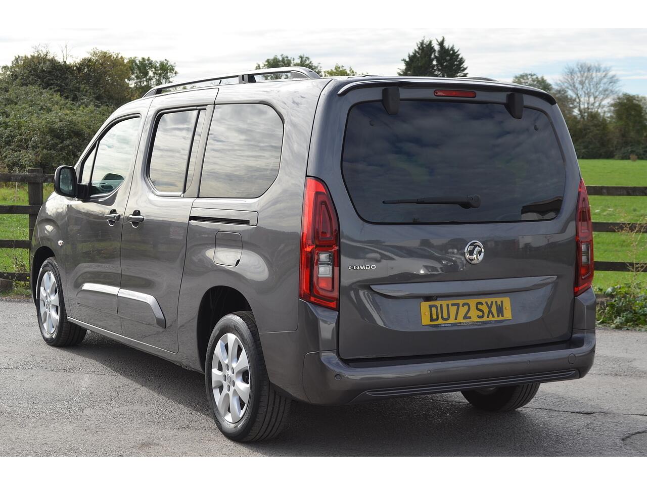 Vauxhall Combo Life view 7