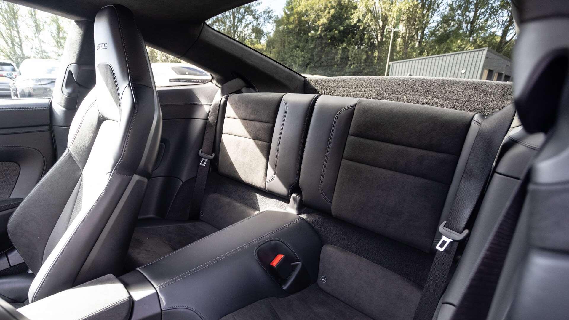 Porsche 911 view 14