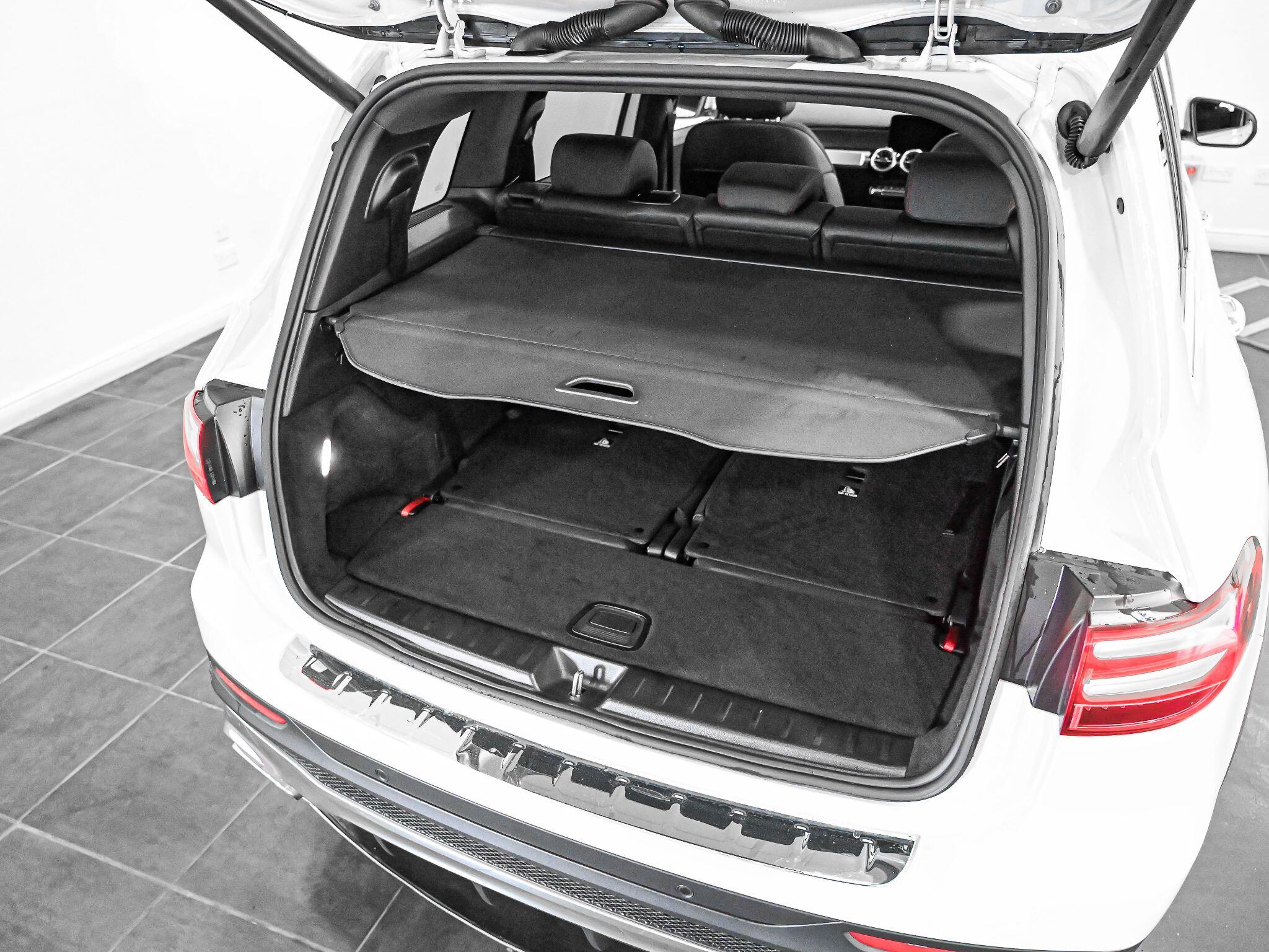 Mercedes-Benz GLB view 30