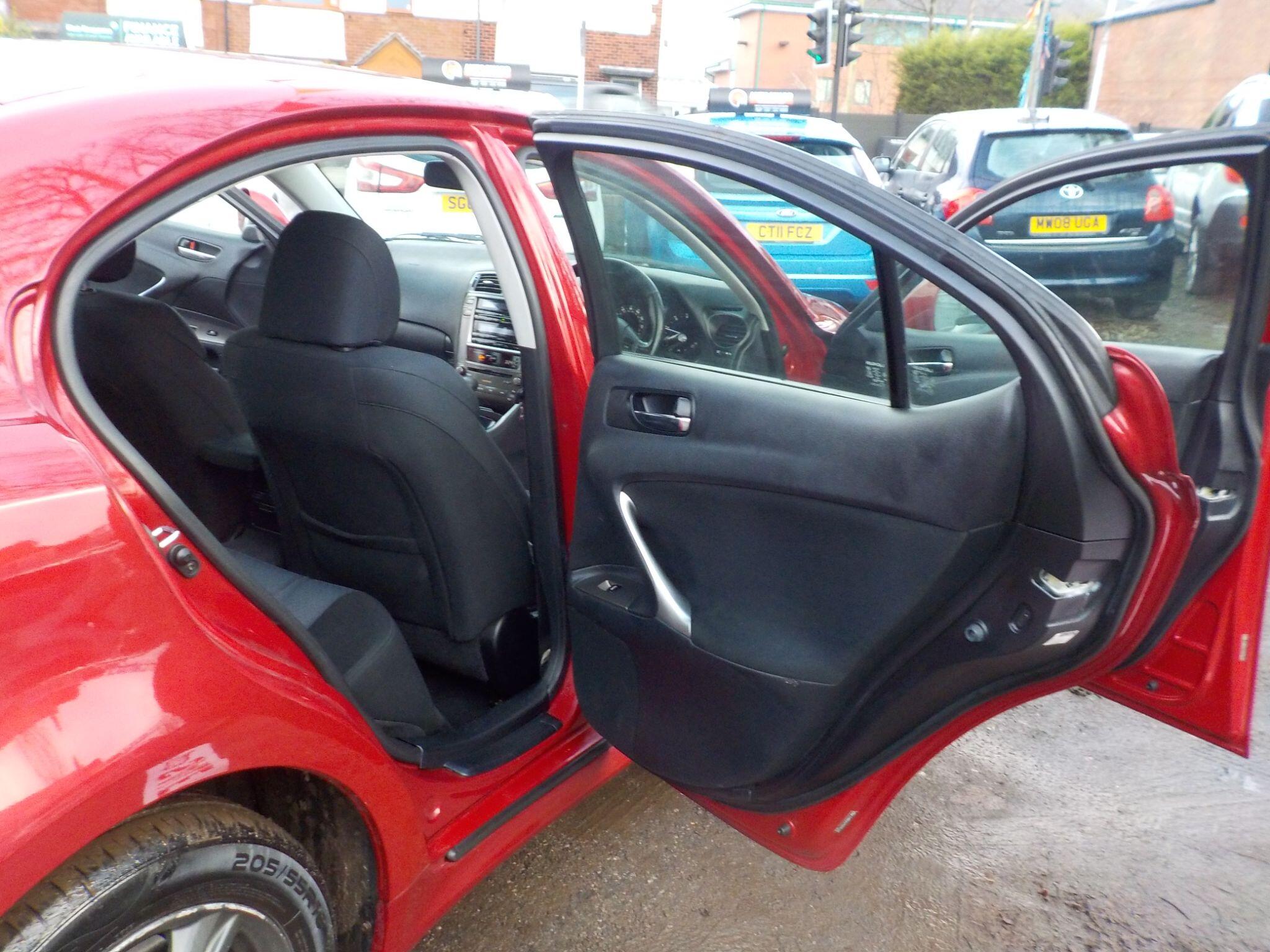 Lexus IS 2.2 220TD 4dr