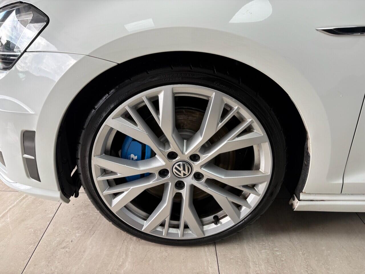 Volkswagen Golf view 13