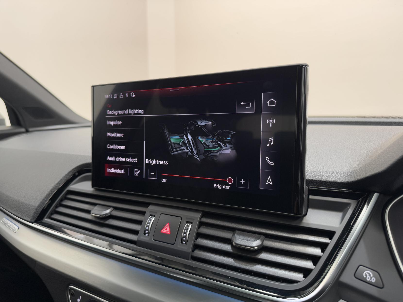 Audi Q5 view 32