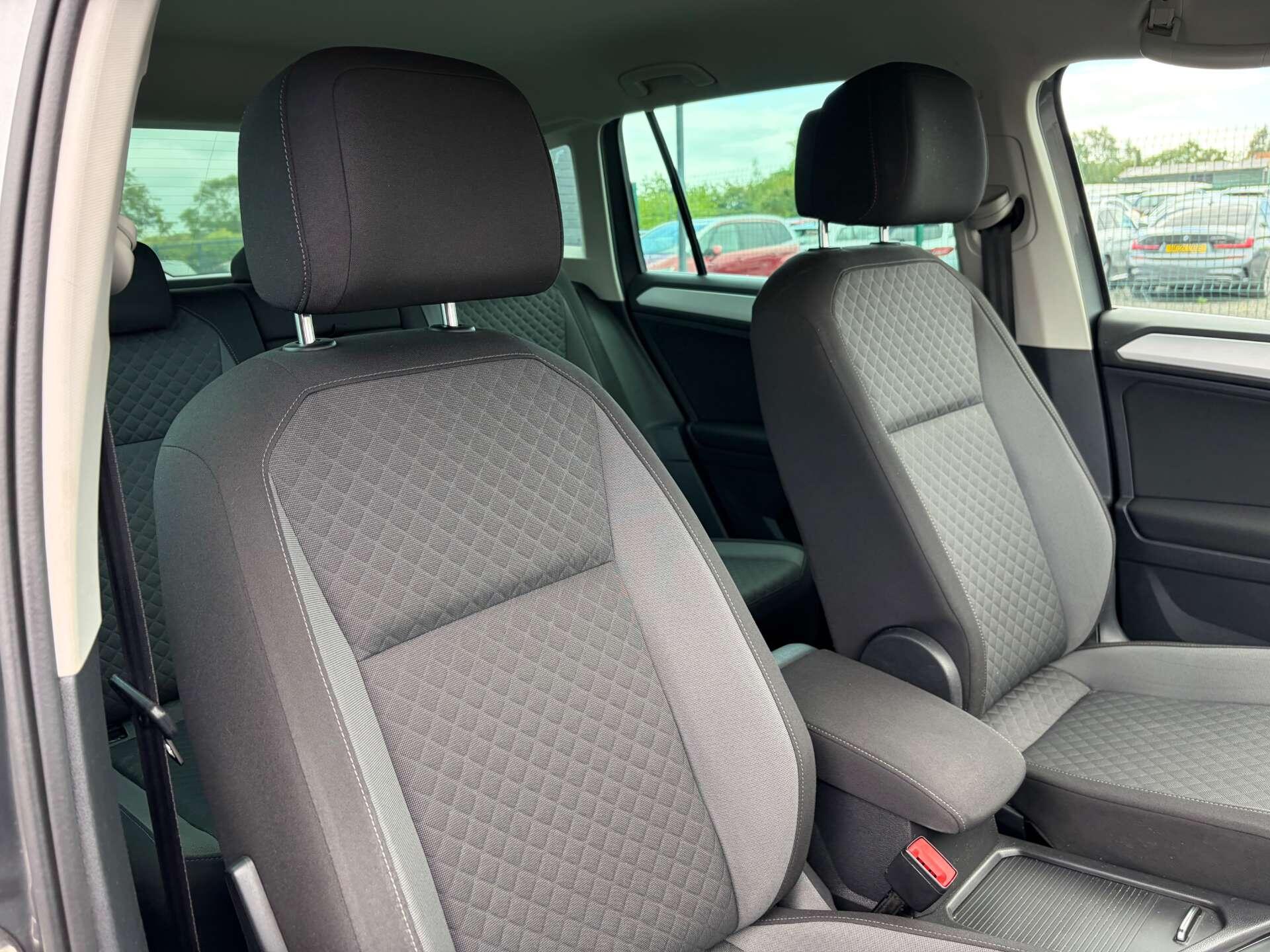 Volkswagen Tiguan view 38